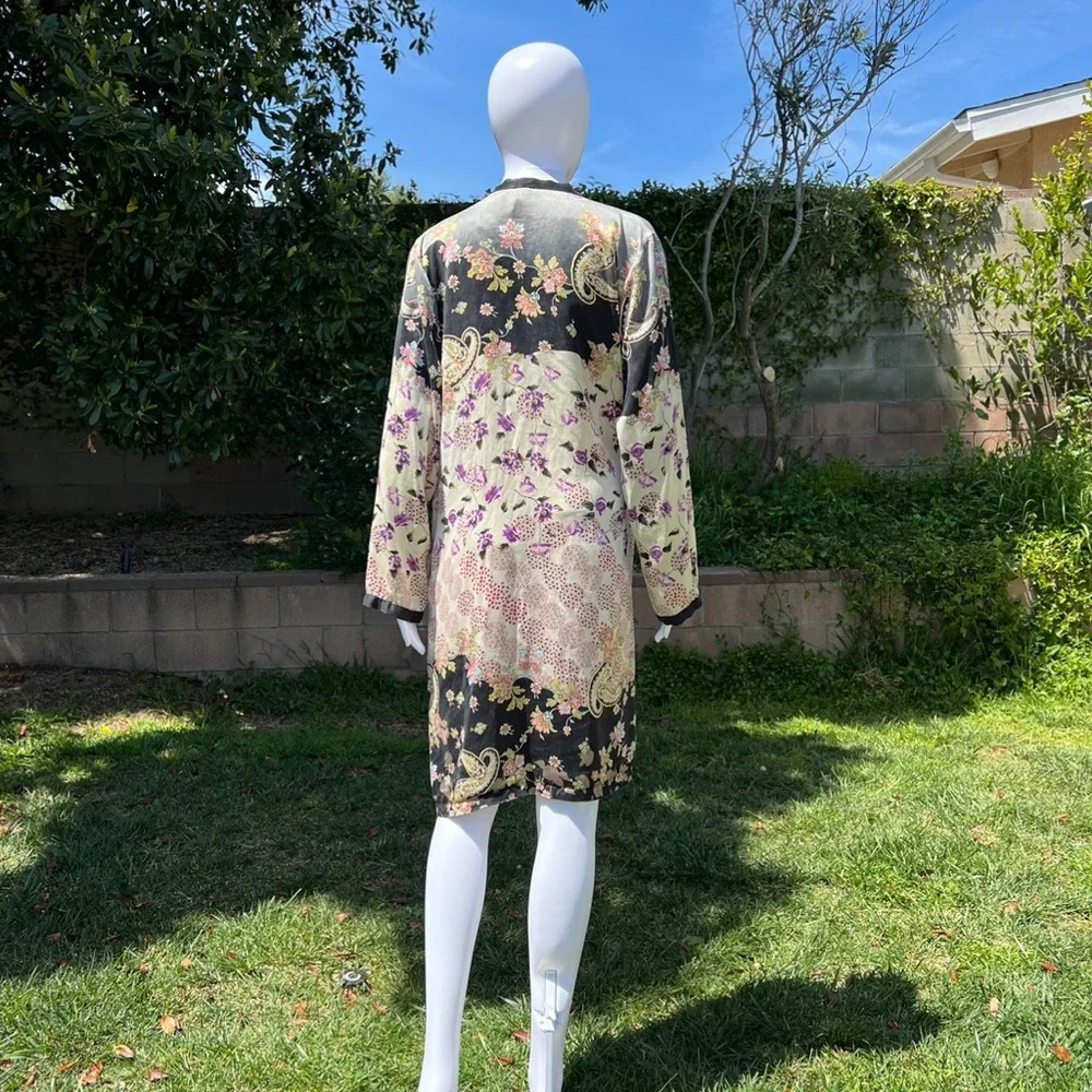 robe - Picture 3 of 5